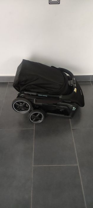 Cărucior Maxi Cosi Lara