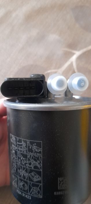 За 30 лв. Горивен филтър HENGST за Мерцедес