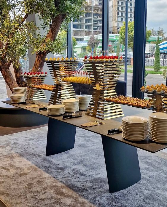 Аренда прокат коктейльный фуршетные столов доставка кофемашина аренда