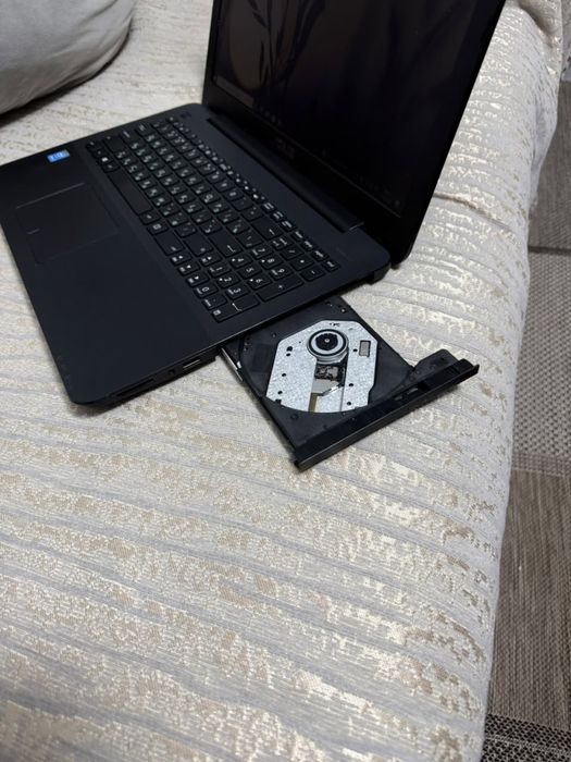 Ноутбук Asus хорошем состоянии