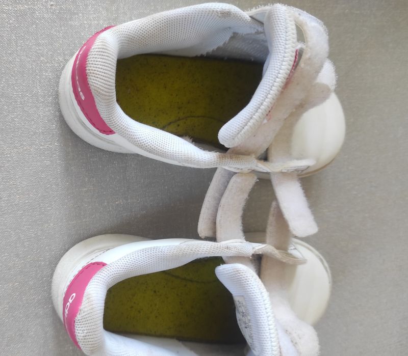 Adidasi marime 24