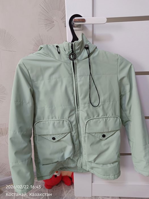 Куртка весна на девочку, размер 158см