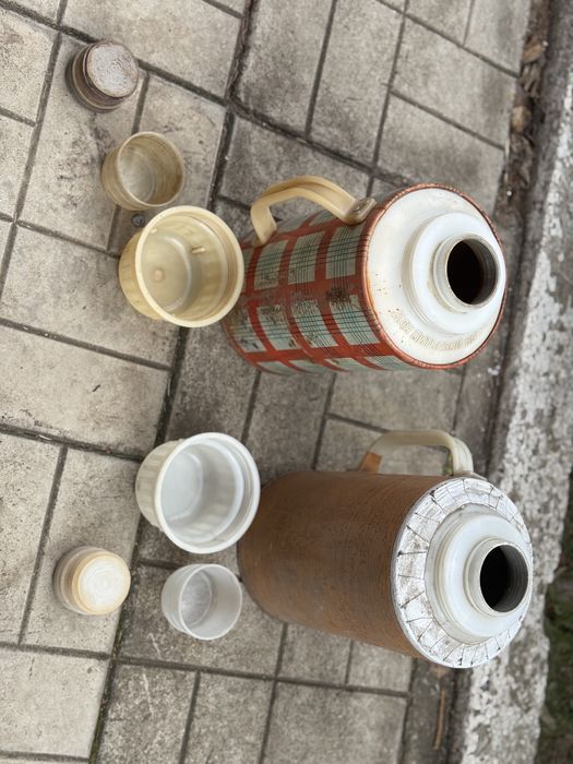 Продам термосы 2 штуки