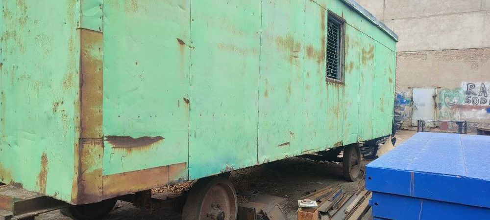 Продам вагончик бытовка на шасси