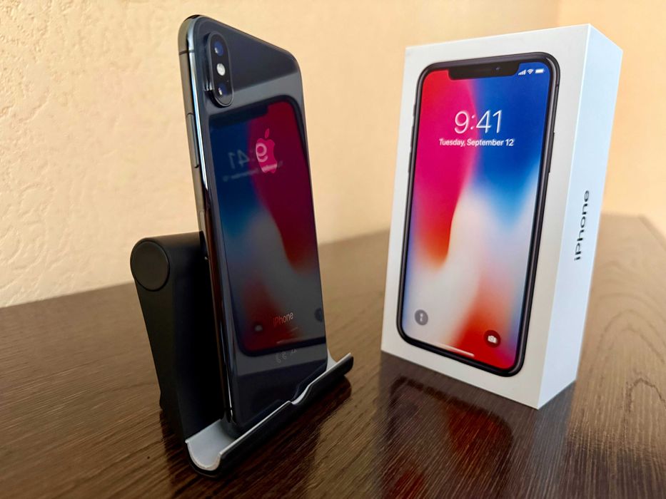 iPhone X (в отличном состоянии)