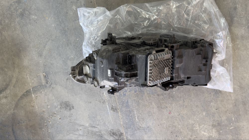 BMW G30 фар фарове БМВ Г30 Фарове