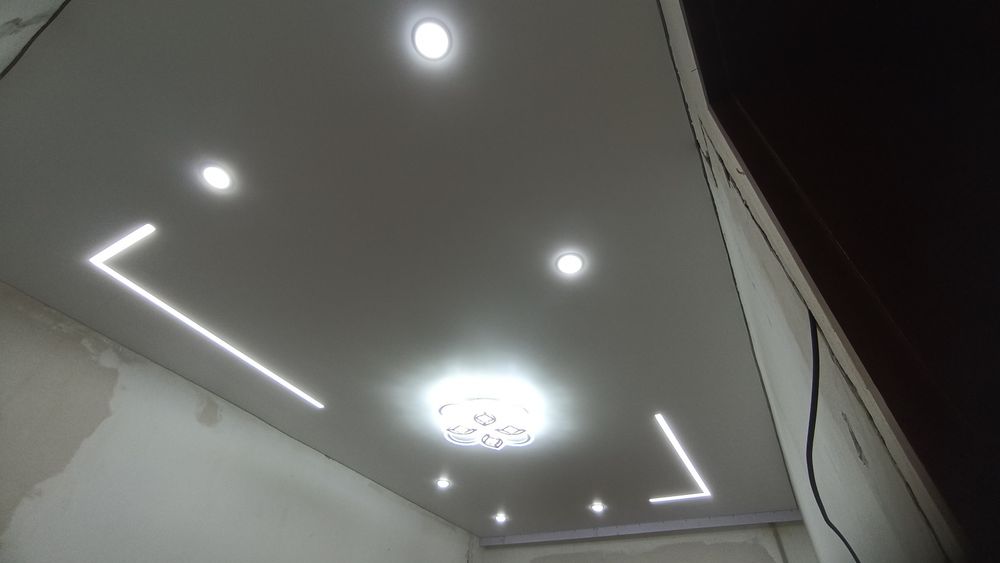 Натяжные потолки от 1300 материал.