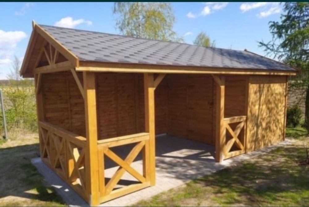 Vând foișor Terase din lemn uscat