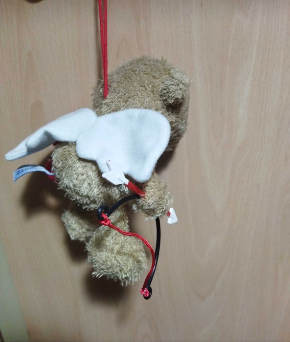 Плюшено мече със сърце, за Свети Валентин