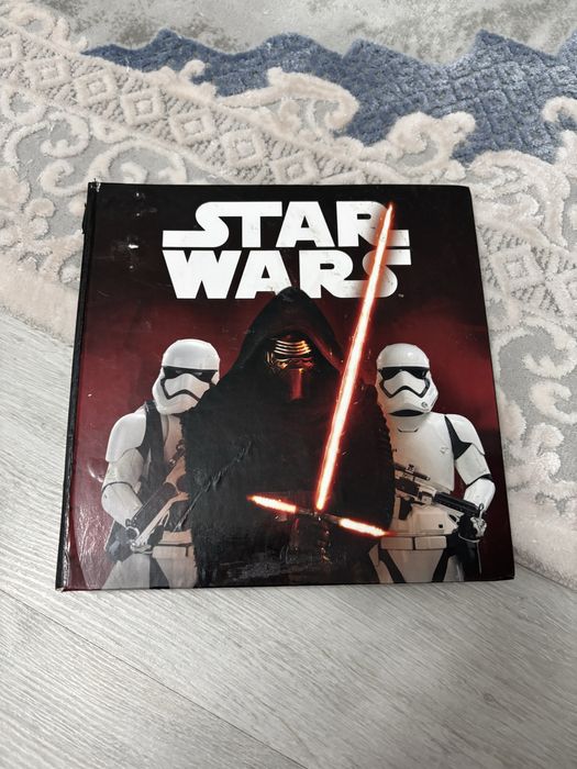 Vand carte Star Wars de colectie