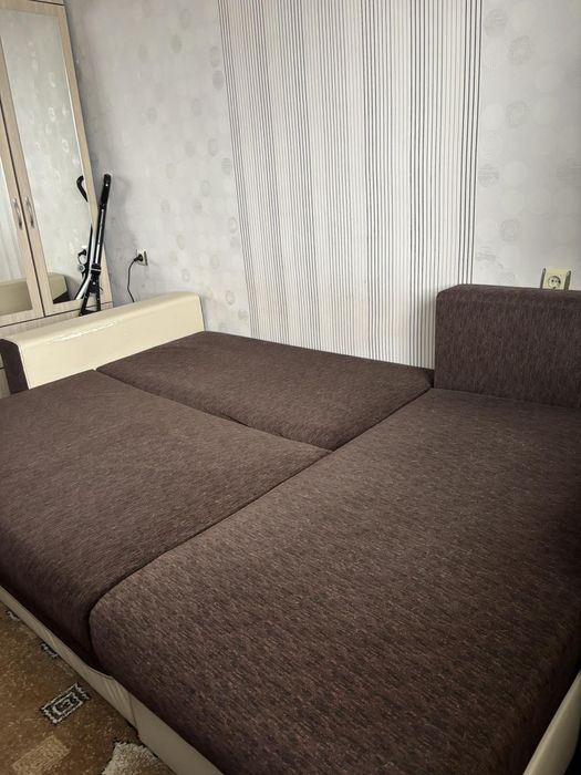 Разтегателен Диван