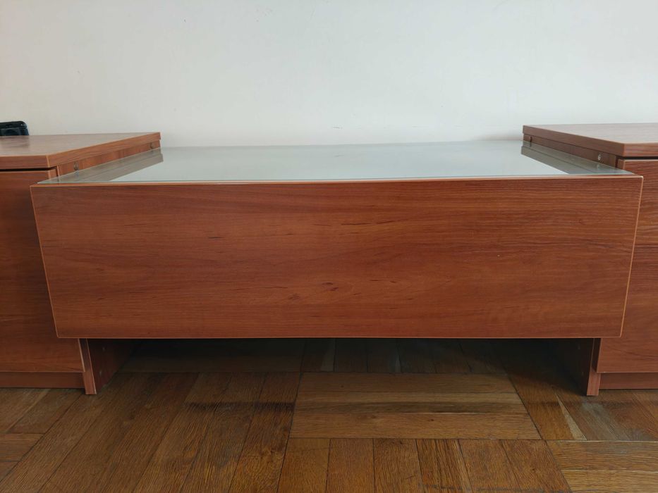 Светещ шкаф за дневна