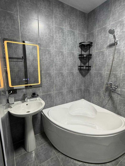 Сдаётся 1х квартира на 8 этаж орр 5-МИКР