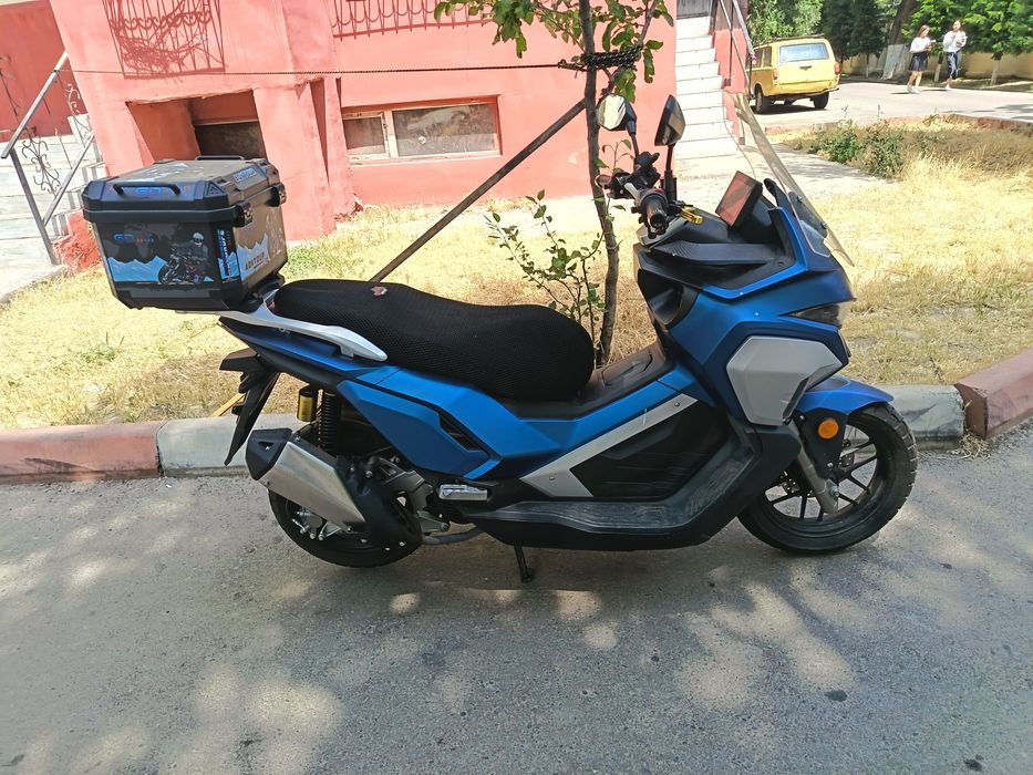 Maksi Skuter sotiladi 180 cc