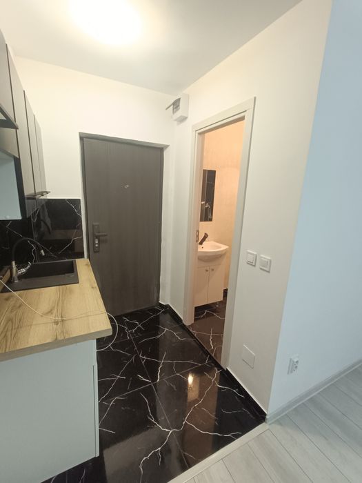 Persoana fizica garsoniera etajul 1 renovata 36.900 Euro negociabil!