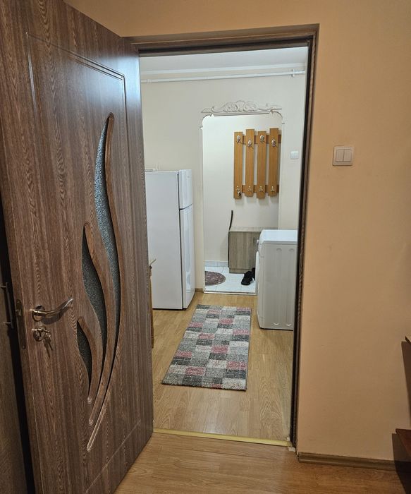 Garsoniera de închiriat 300 e
