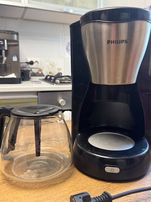 Cafetieră Philips cu filtru – capacitate 15 cești