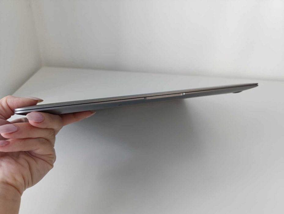 Apple MacBook Air M1 13.3" | 8GB RAM | 256GB SSD | 2020