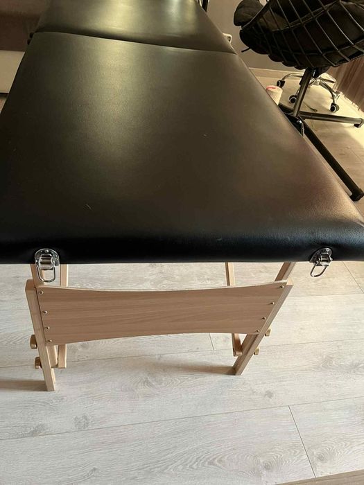 Сгъваема масажна кушетка ,дървена рамка