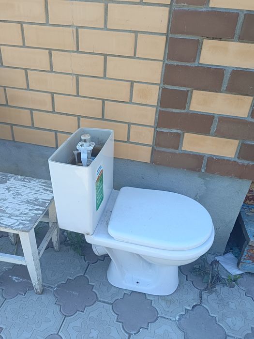 Продам унитаз б/у продам