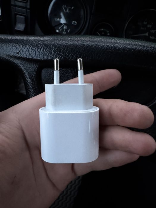 Продам блок питания оригинал на Iphone
