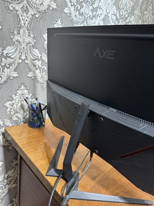 Монитор AXE 27 согнутый