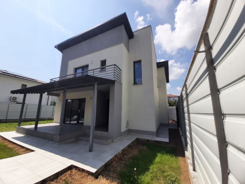 Casa Focsani-35% AvansParter+Etaj4Dormitoare,2Bai,Bucatarie OPEN-SPACE