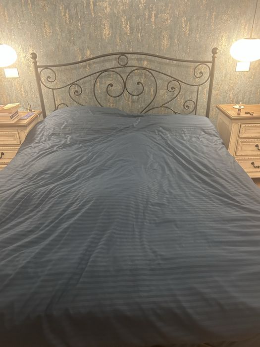 Pat fier forjat cu somiera si saltea (stare foarte buna)