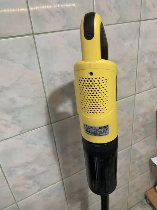 Aspirator vertical fara fir Karcher