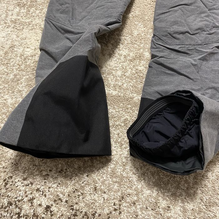 Peak Performance Ski M L burton salomon helly hansen spyder columbia