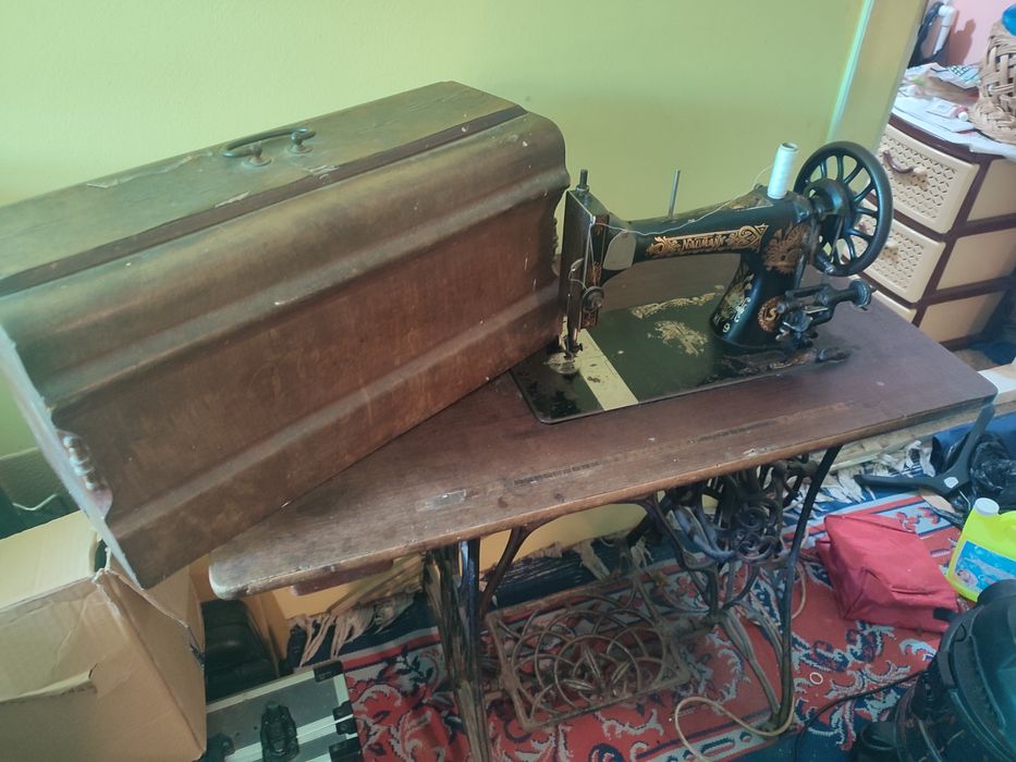 Mașină de cusut Nauman