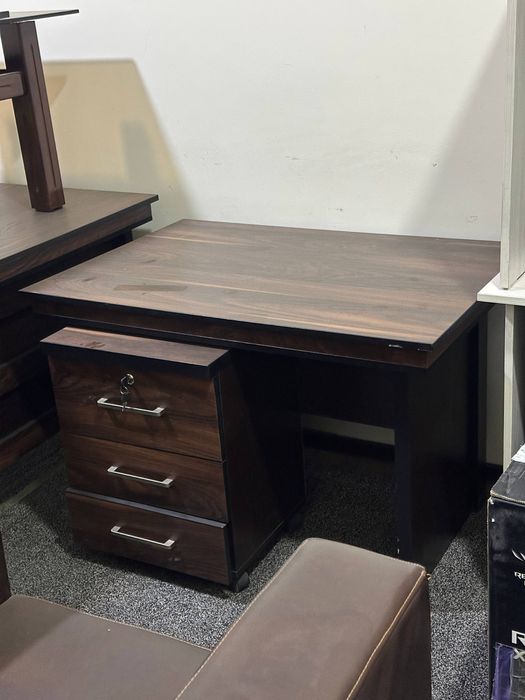 Продается мебель на офис