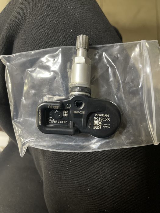 Продам Датчик давления шин для Тойоты