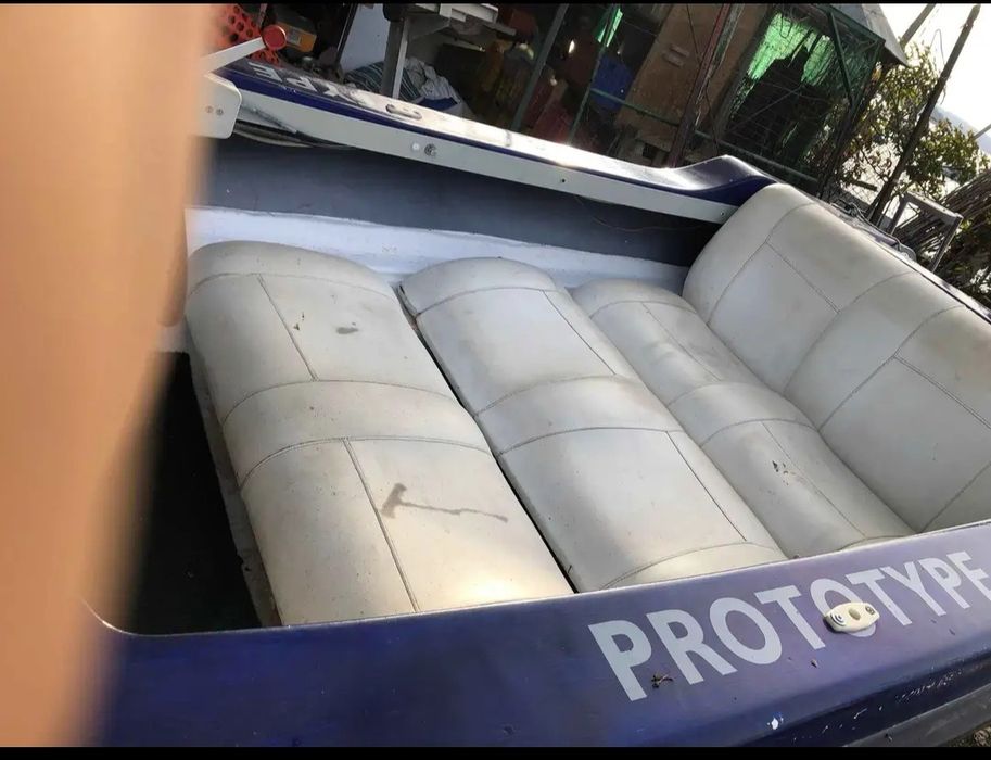 Barca cu motor 35 Cp+peridoc