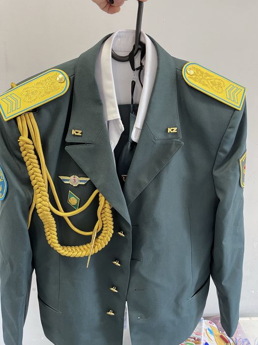 Продам парадную форму 44-46 на рост 170-174