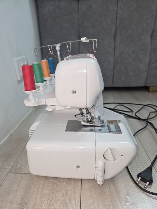 Оверлок Veritas Elastica белый