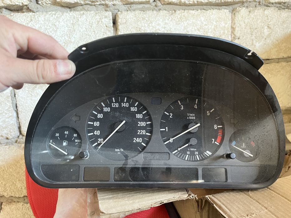 Запчасти на BMW E38