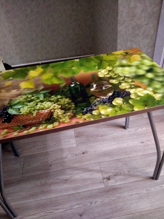 Продам стол  новый