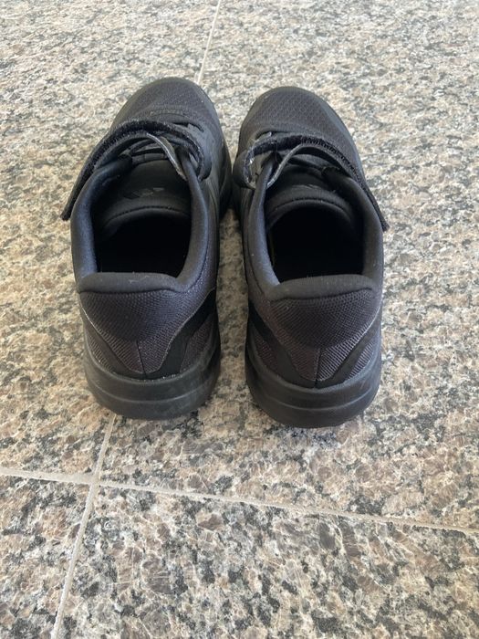 Adıdas маратонки