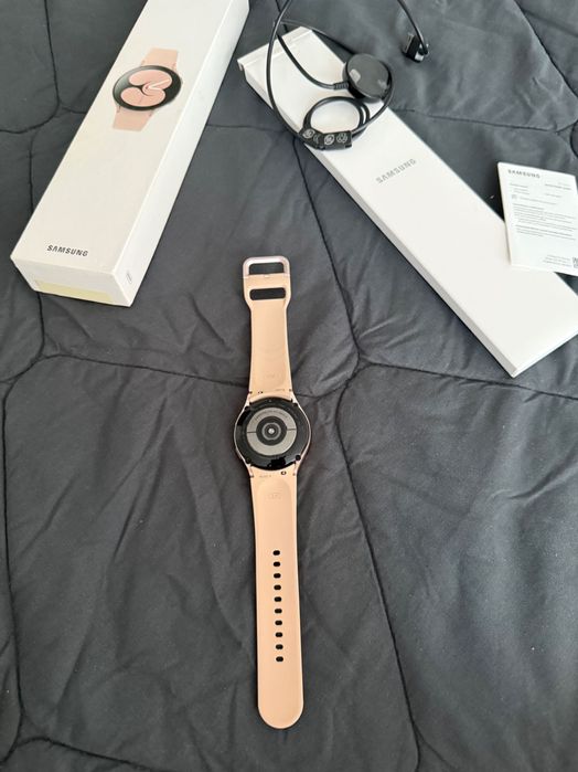Часовник Galaxy Watch 4 розов
