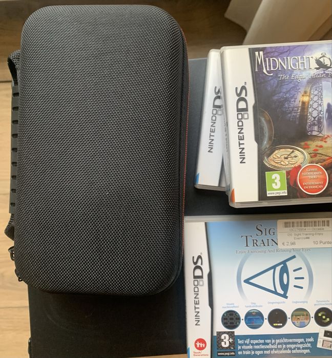 Nintendo DSi XL с много игри.