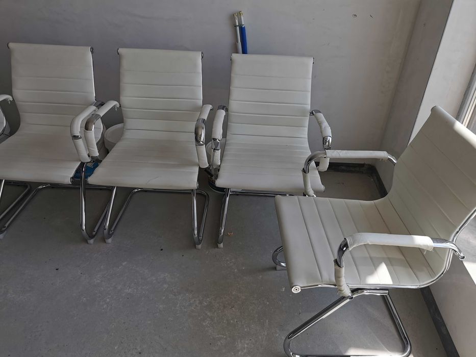 5 броя посетителски офис столове