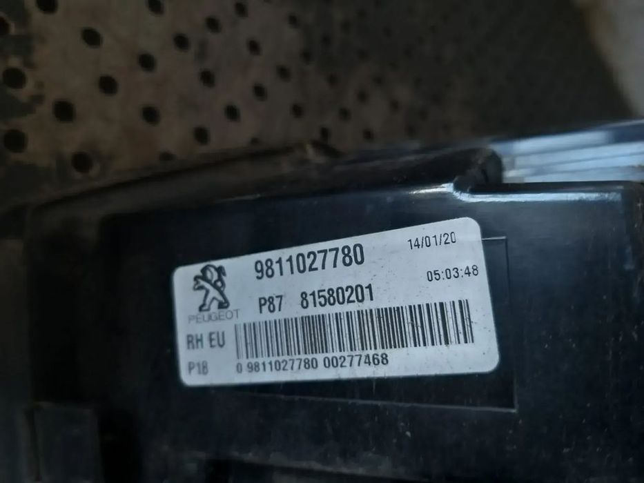 Stop tripla lampa dreapta led haion peugeot 5008 2 9811027780 81580201