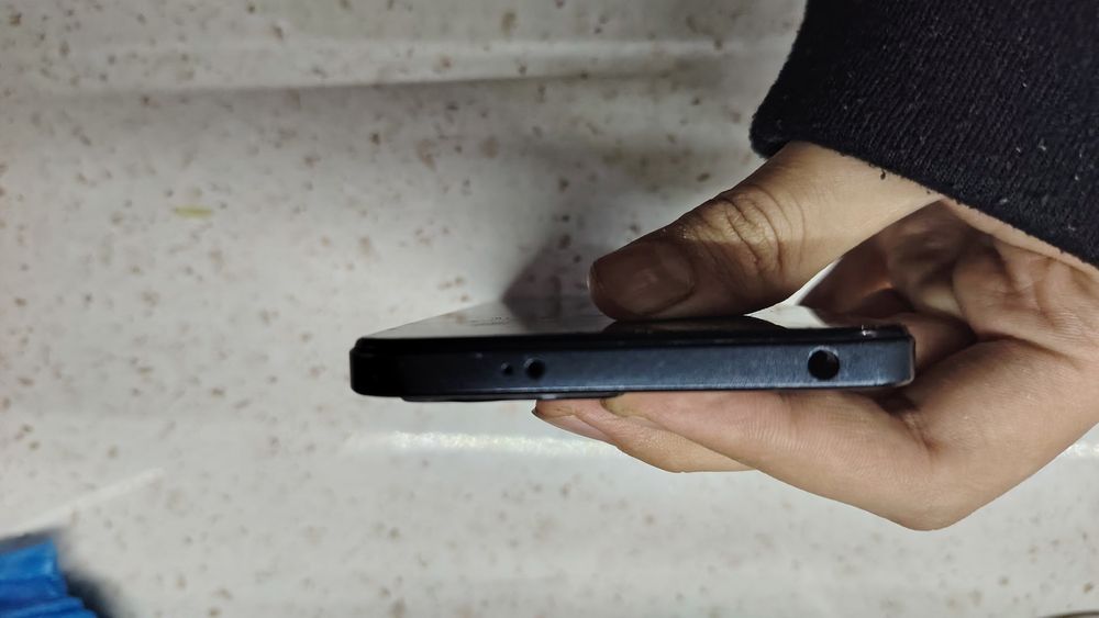 Redmi Note 12 4G 8/256 — рабочий, разбито только стекло, дисплей идеал