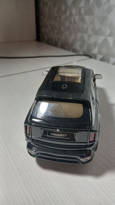 Продам металлический ролс ройс.