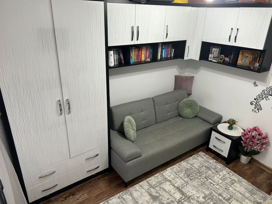 Vând mobilă de dormitor