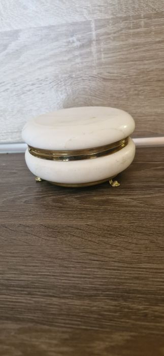 Минерал сувенир ,кутия за бижута