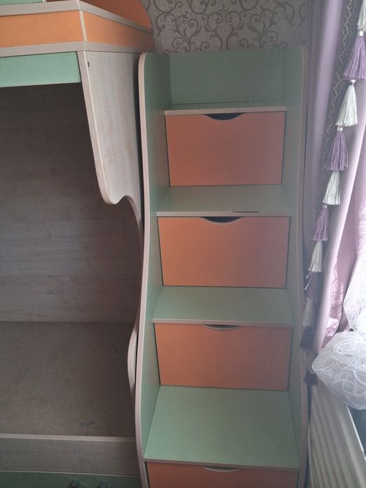 Продаю двухъярусная кровать 10тыс.