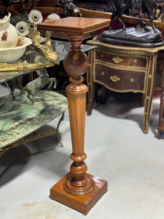 Stativ deosebit din lemn, reconditionat