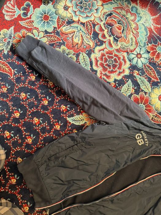 Продам оригинал худи Астон мартин срочно